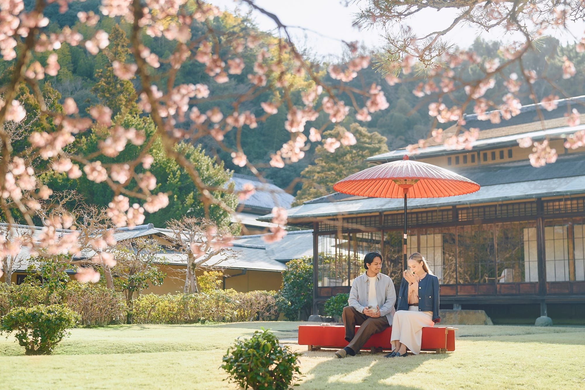 Ceremonia del té en el jardín