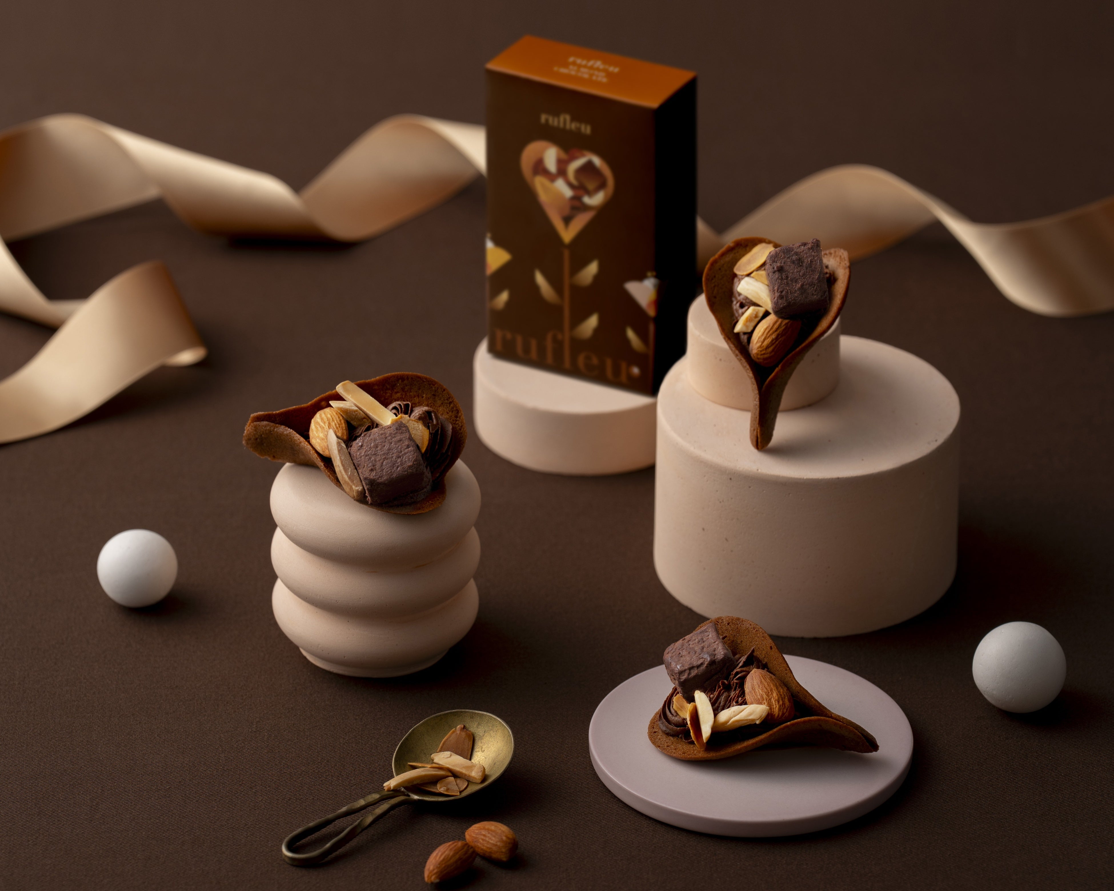 褶皱杏仁巧克力