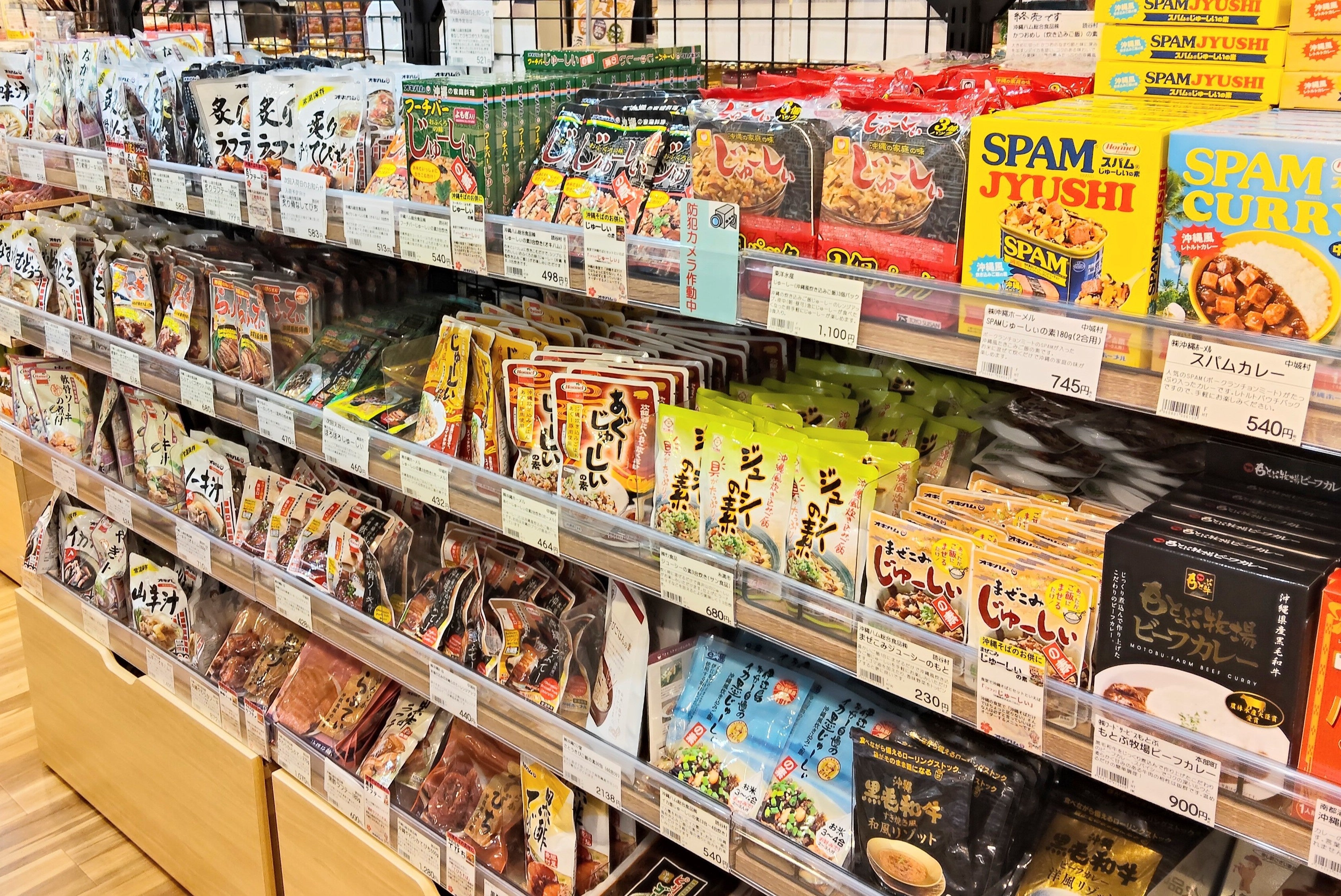 ジューシーやそばのトッピング（お肉など）も豊富に取り揃え！