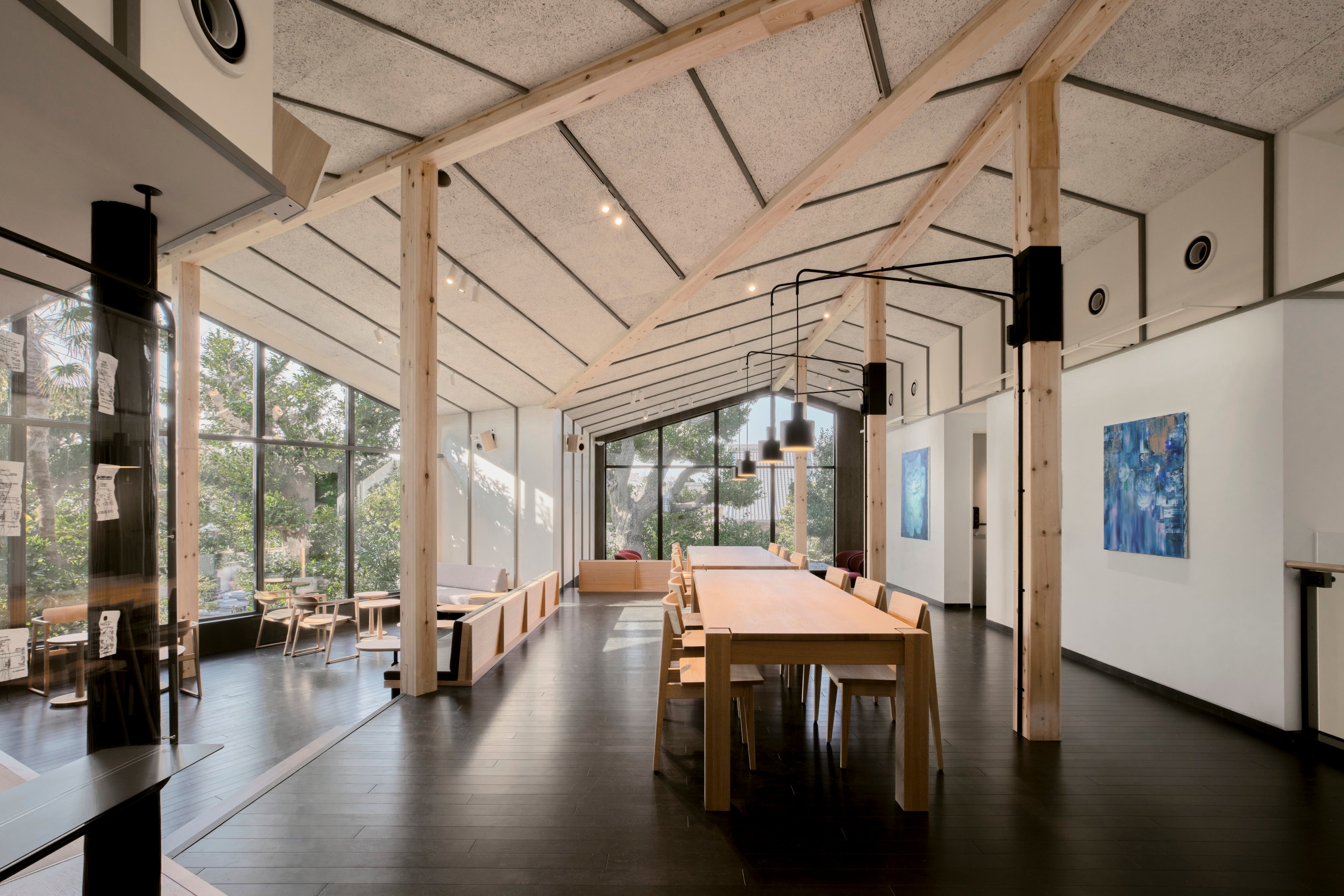 Starbucks Cafe & Art Gallery Yanaka Goten-zaka Opens with