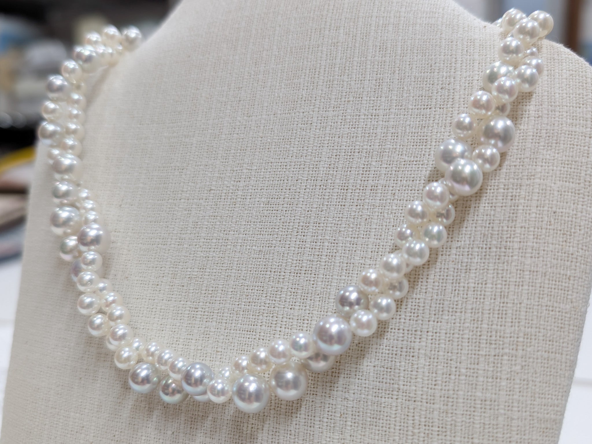 Double-strand necklace