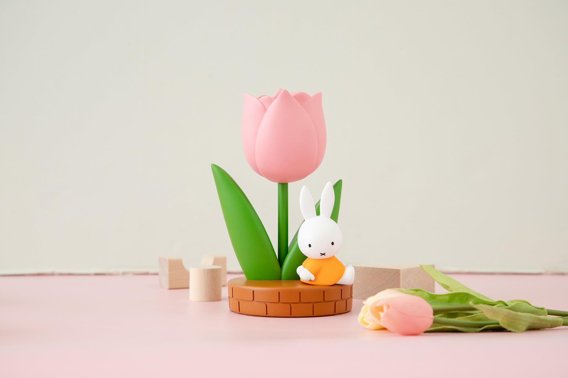 Flower Miffy 将于2026 年8 月7 日推出迪克·布鲁纳(Dick Bruna) 花卉