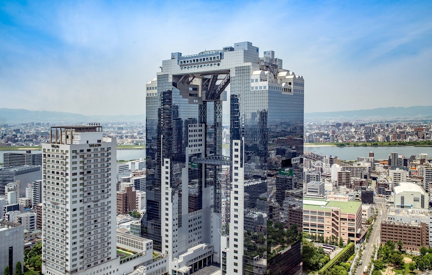 우메다 스카이 빌딩 외관