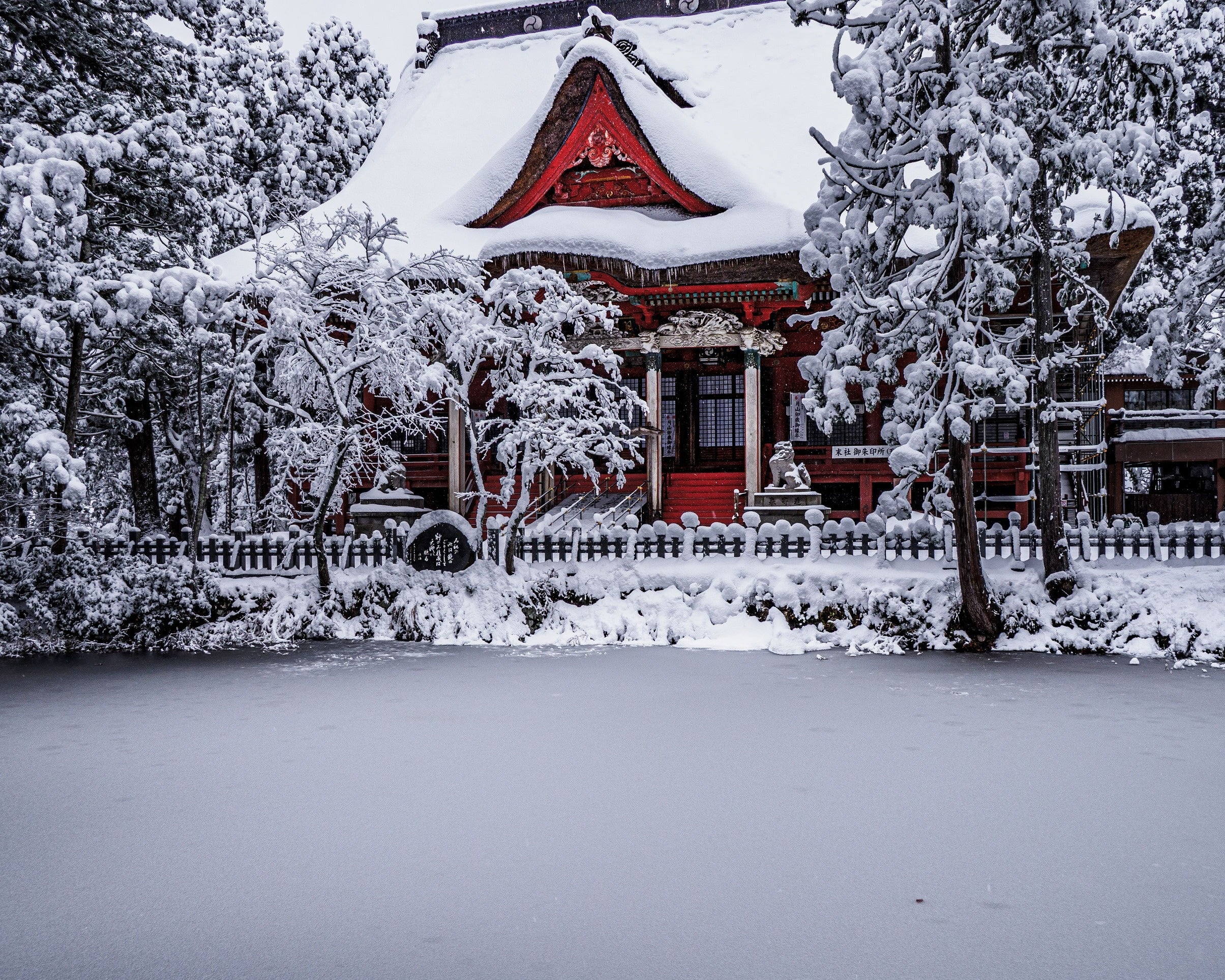 出羽三山神社的雪景