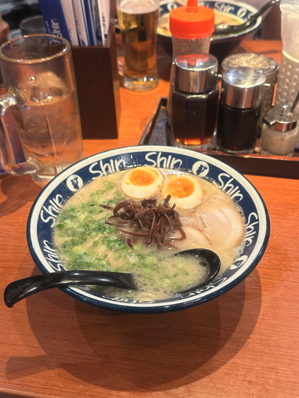 ฉันลองราเม็งทงคตสึ🍜 อาหารขึ้นชื่อของฟุกุโอกะ