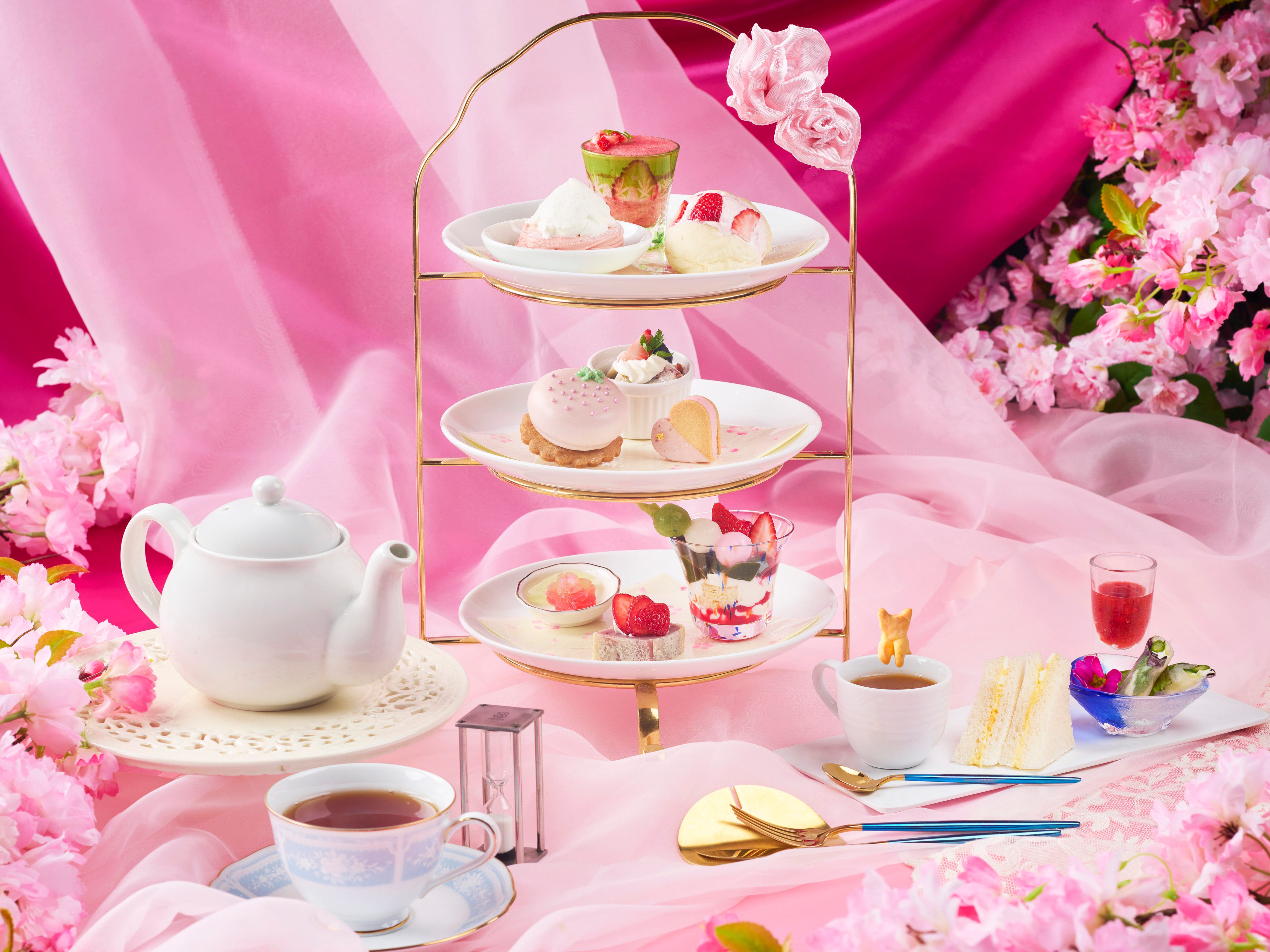 Miyako Hotel Amagasaki Introduces Spring Strawberry Afternoon Tea