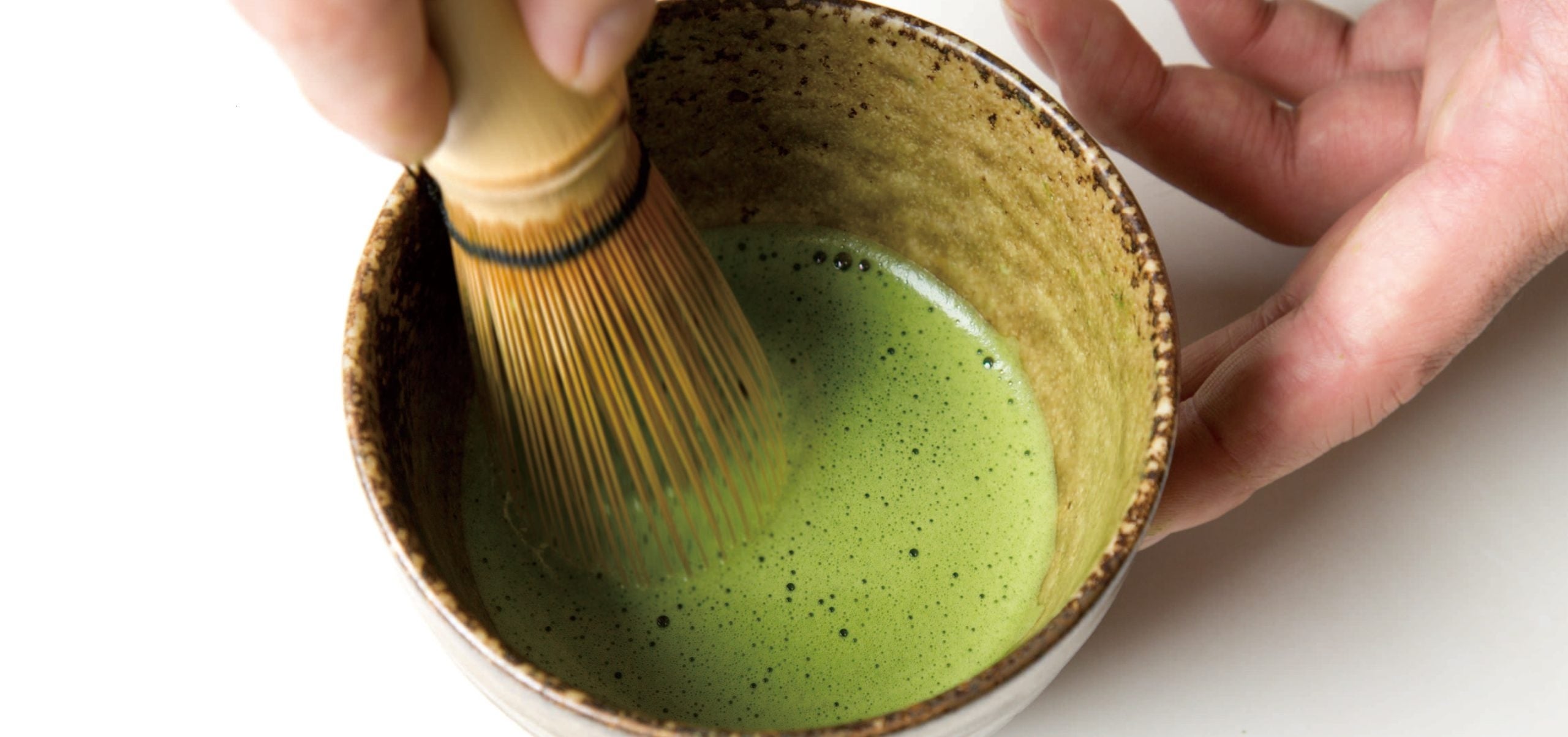 Coba pengalaman Upacara Teh di mana para tamu dapat mengocok matcha mereka sendiri