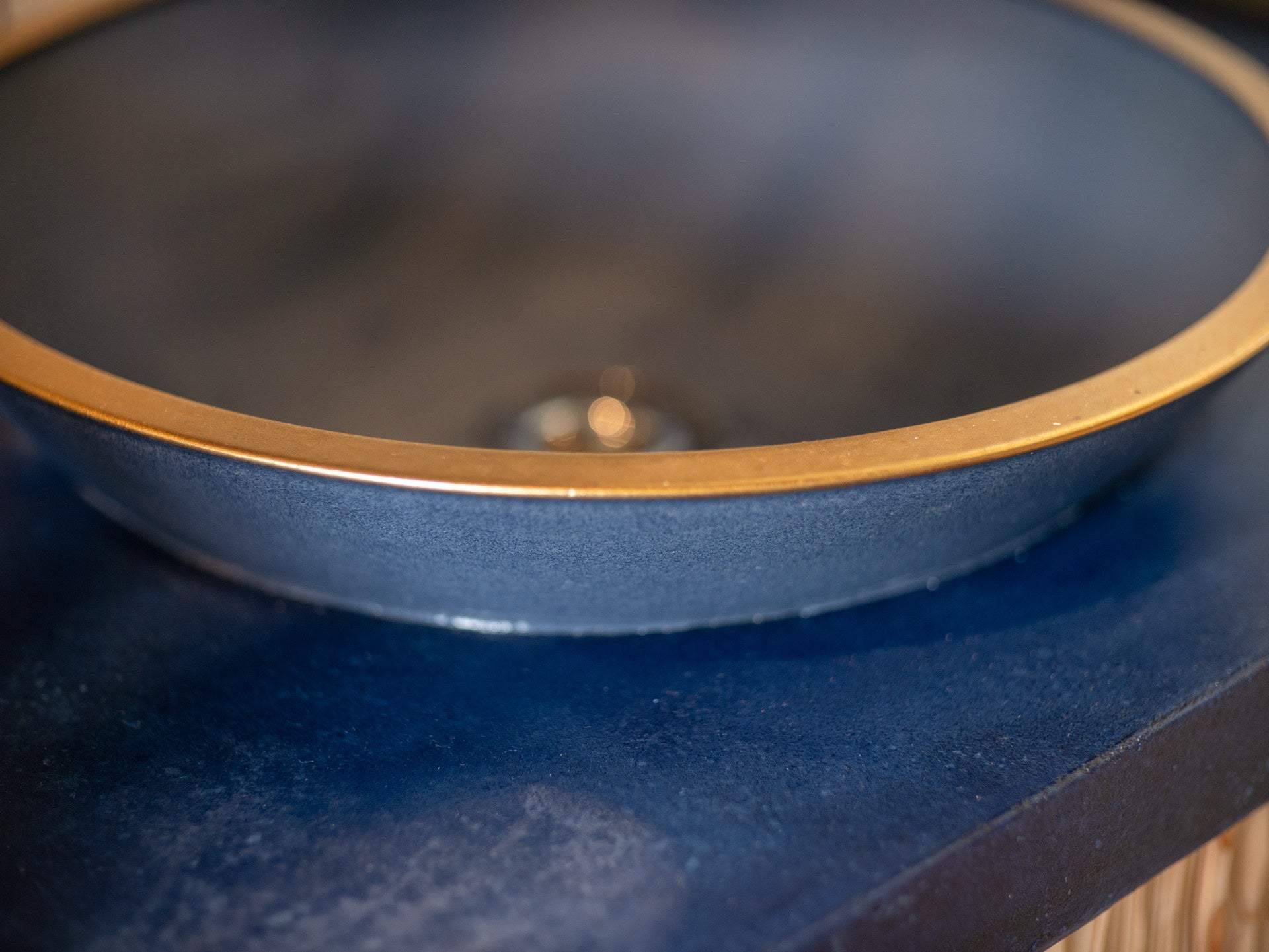 Otani-yaki ceramic washbasin
