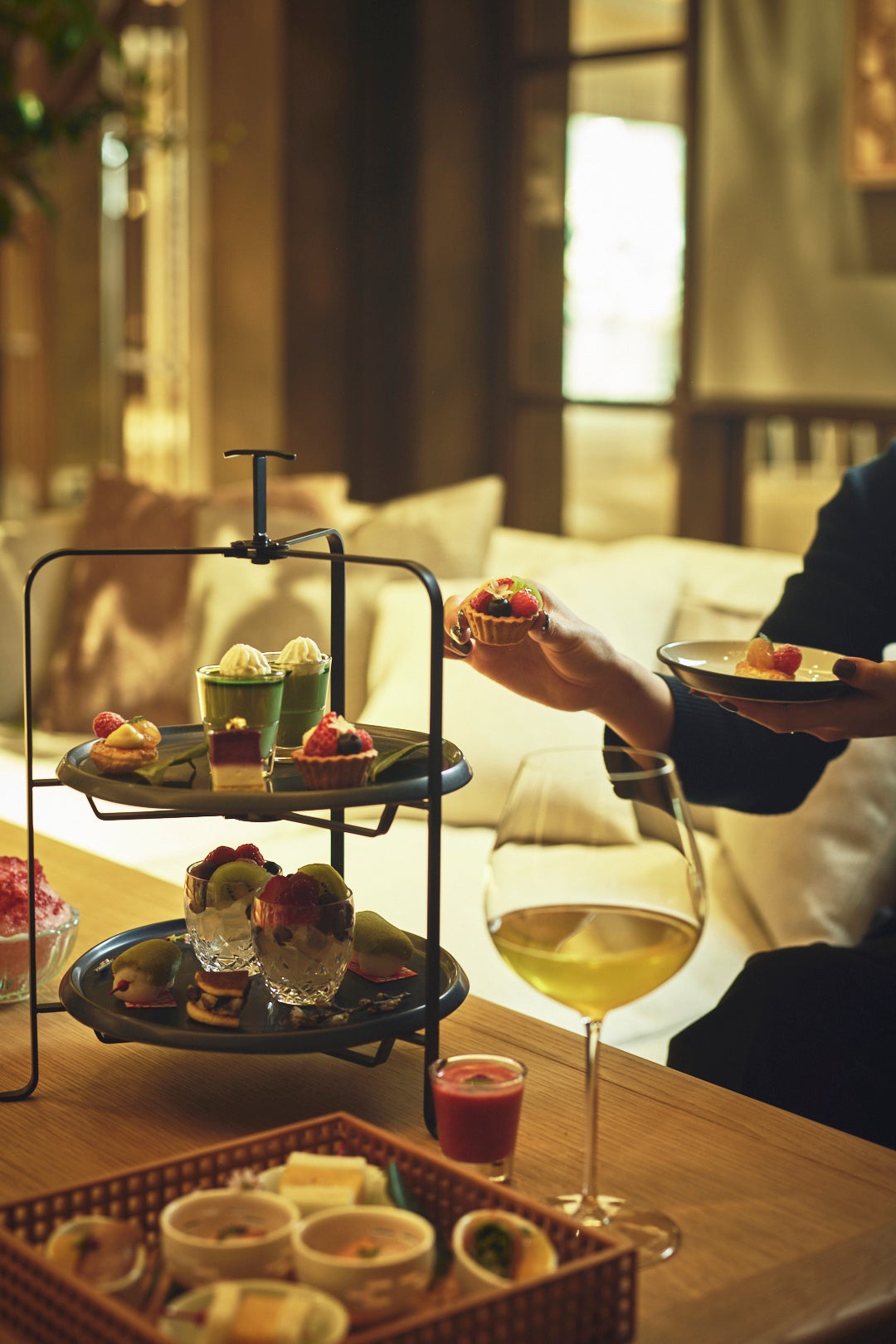 全新“甜点精选”和葡萄柚刨冰加入日比谷LEXUS MEETS...的MORIZO TEA下午茶系列