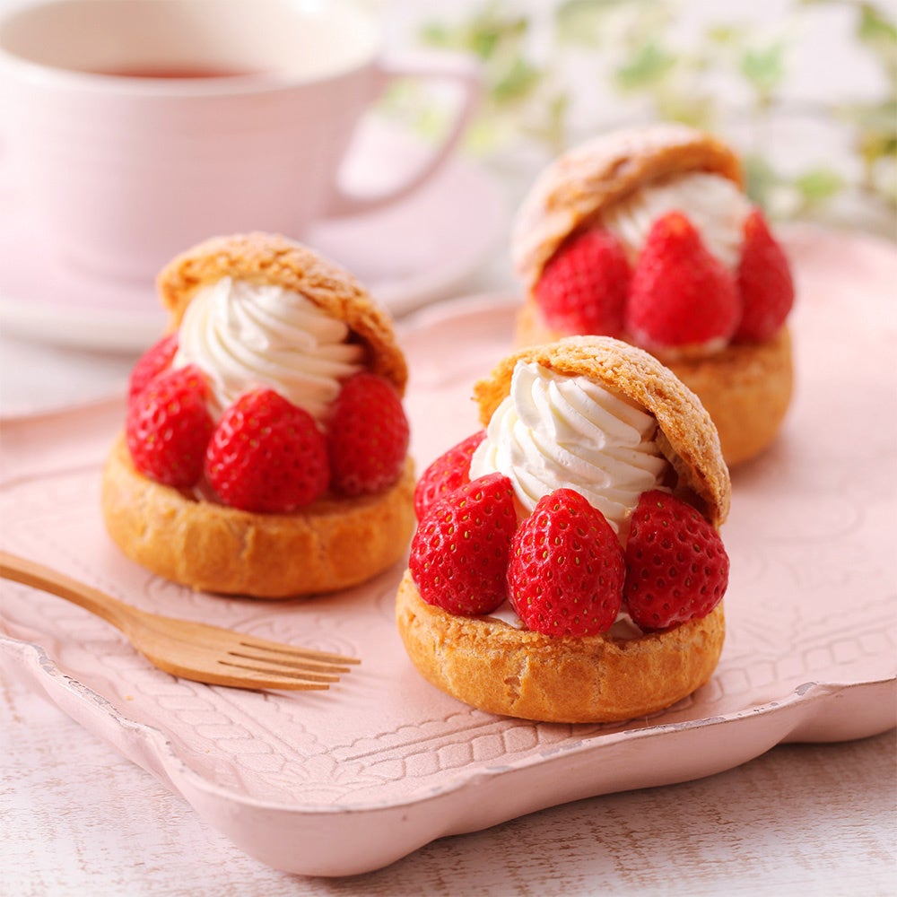 Third Sugar Strawberry Cream Puff
