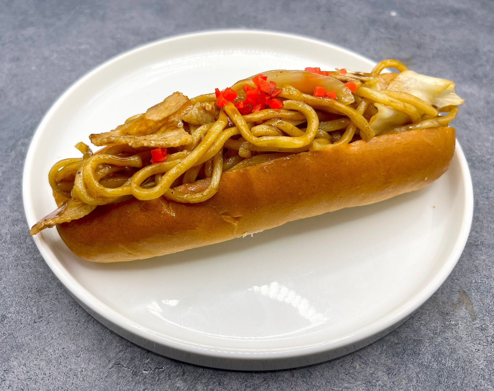 Yakisoba Dog - ¥550