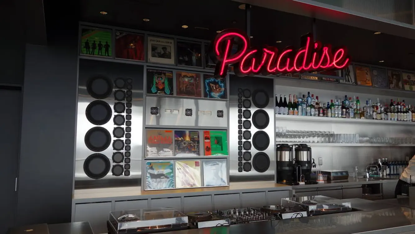 Cafe & Bar "Paradise Lounge"