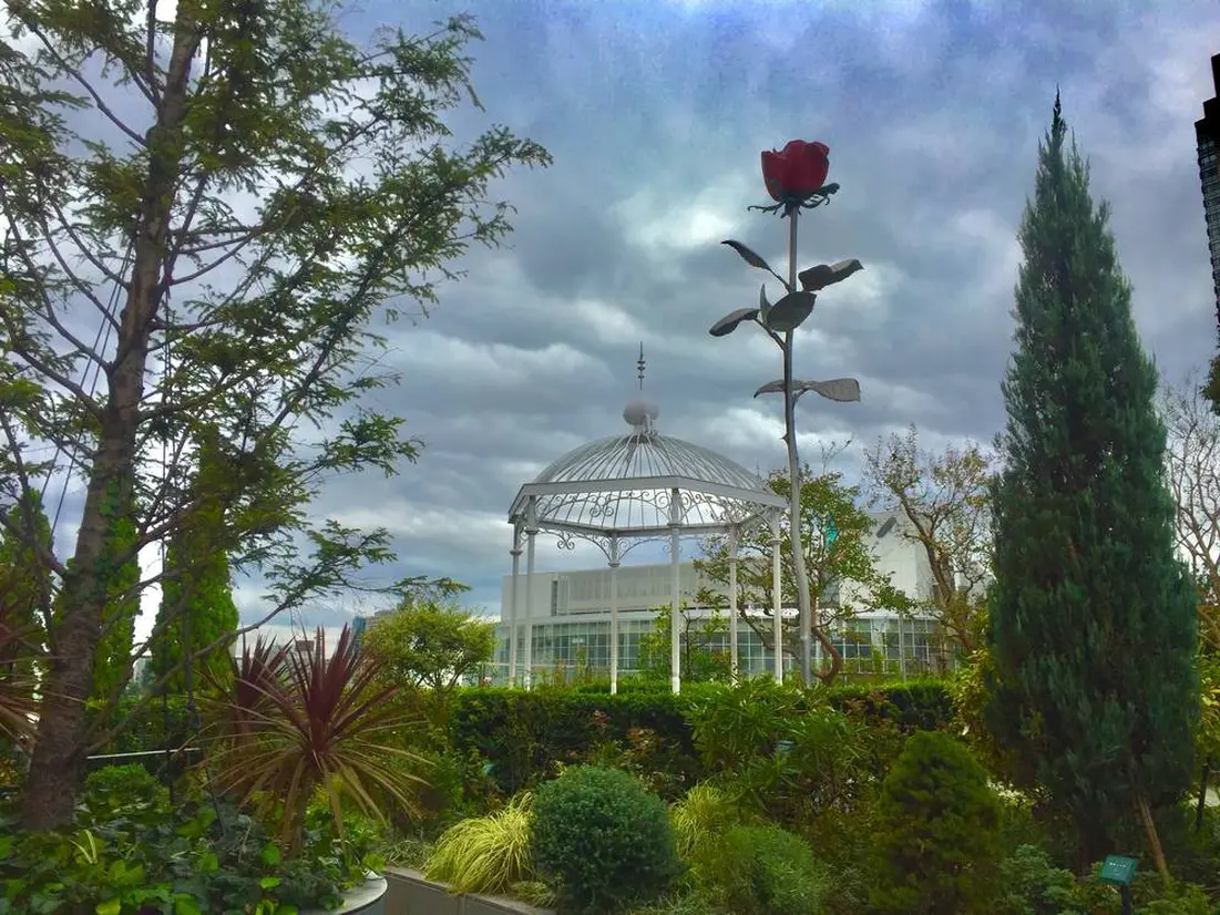 Public Art "Roses"