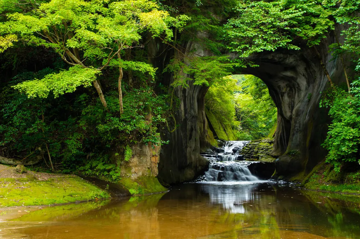 Kameiwa Cave(Turtle Rock Cave)