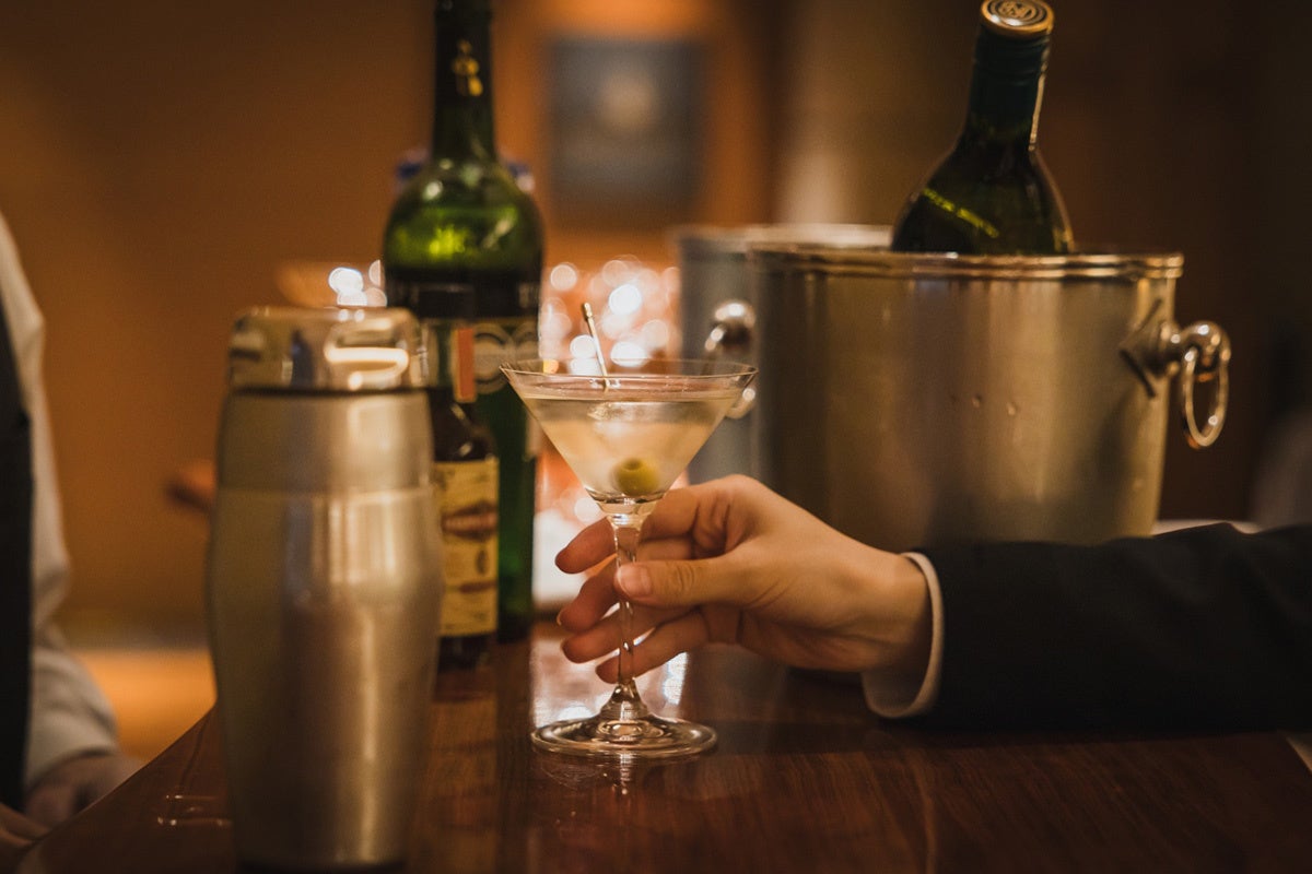 Free-flow style with various beverages available