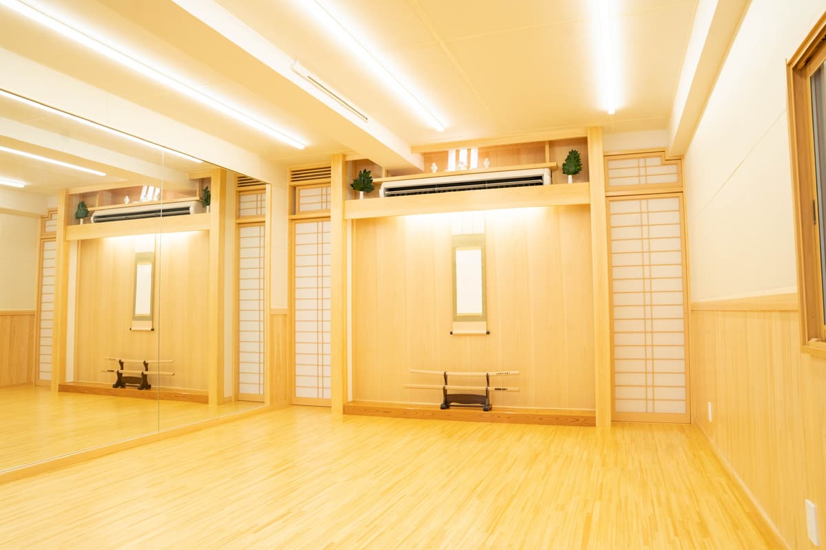 Authentic Karate Experience in Akasaka with Expert Instructors - Image 9