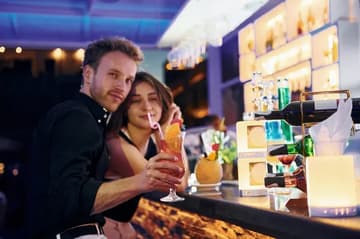 东京国立新美术馆周边特色酒吧畅饮夜游