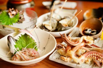 东京美食之旅：街头美食和居酒屋等