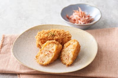 3月18日起，在まい泉即可品嚐來自駿河灣的季節限定櫻花蝦可樂餅