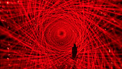teamLab Borderless กลับมาเปิดโซน "Light Sculpture - Flow" อีกครั้ง พร้อมนิทรรศการพิเศษ "On the Asymmetry of the Universe" ถึงเดือนตุลาคม 2026