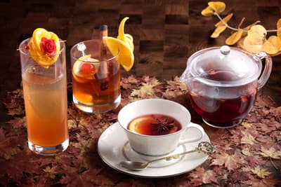El Sheraton Miyako Hotel Osaka sirve tres cócteles de té por el Día del Té Negro, del 1 de noviembre al 31 de diciembre