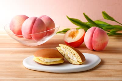 Dorayaki fresco con crema de melocotón ya disponible en Nagomi Yoneya