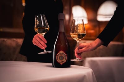 香槟庆典 —— 涩谷蓝塔东急酒店“BELLOVISTO”一夜限定波马利香槟晚宴