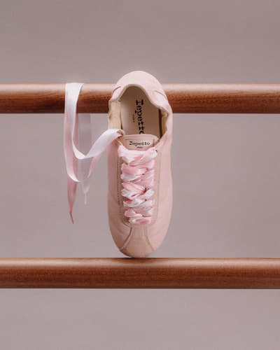 Repetto 推出全新芭蕾舞伶靈感網球絲綢運動鞋