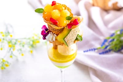 리가 로열 호텔 교토, 초여름 한정 "멜론 크레페 부케 파르페" 선보여