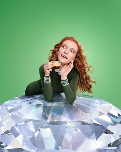 Nespresso dan Swarovski Luncurkan Koleksi Meriah Kopi Musim Dingin dan Hadiah Edisi Terbatas pada 23 Oktober