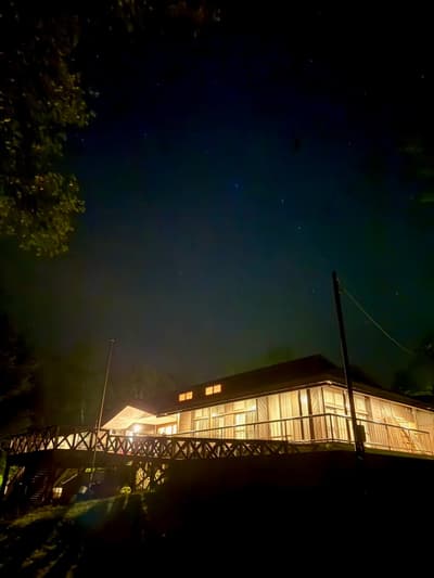 在「雲端露營場」度過夏天——海拔 1,600 公尺的甘利山綠色小屋