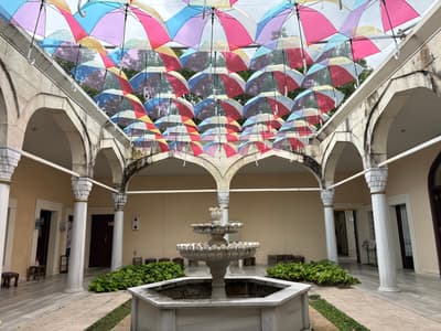 愛知縣犬山市「野外民族博物館 Little World」的「雨傘天空 (Umbrella Sky)」活動現正舉辦至 6 月 30 日