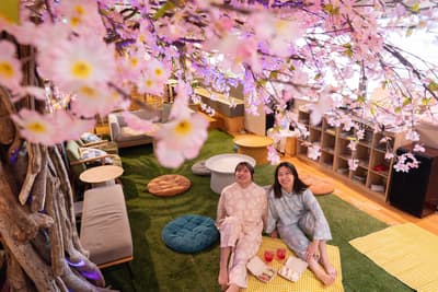 Ofuro Cafe Utatane 推出室内赏樱和 Amarin 草莓菜单，迎接 2026 年春季