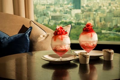 Four Seasons Hotel Tokyo at Otemachi Unveils Summer-Limited Cool Sweets and Cocktails