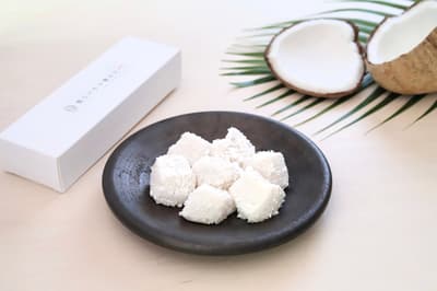 Benzaiten เปิดตัว “วาราบิโมจิมะพร้าว” โดยใช้เทคนิคการนึ่งแบบ “อุยโร” ขนมขึ้นชื่อของนาโกย่า