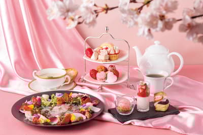 Strawberry Afternoon Tea Hadir di Maihama View Hotel by HULIC