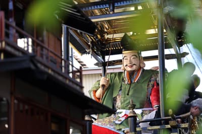 在最佳位置观看联合国教科文组织非物质文化遗产城端曳山祭