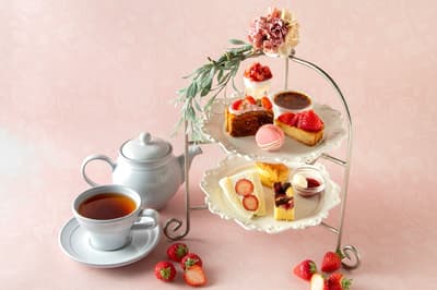 2026年2月19日起，神户 PATISSERIE TOOTH TOOTH 推出春季草莓和鲜花甜点及饮品