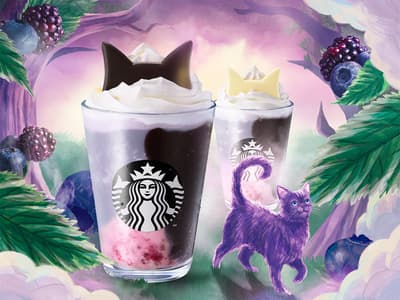 Starbucks Japón inicia Halloween con el Blackberry Yogurt Frappuccino® decorado con orejas de gato negras o blancas a partir del 9 de octubre