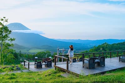 New Photo Spots and Mountain Café Arrive at Rusutsu Resort's Yotei Panorama Terrace