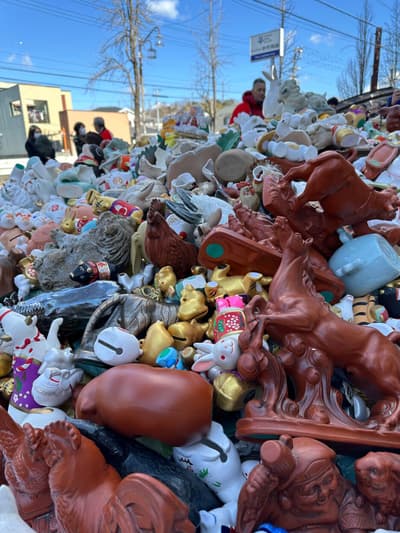 生肖纪念祭将用过的陶器雕像归还大地 - 2026年2月11日，爱知县濑户市