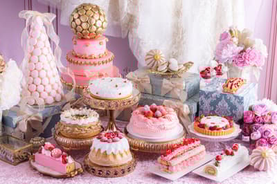 广岛希尔顿酒店的玛丽·安托瓦内特皇家圣诞甜点自助餐