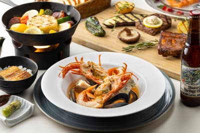 伊豆修善寺萬豪酒店推出夏季分享晚餐「Brew & Spice Gathering」，結合在地精釀啤酒餐酒搭配