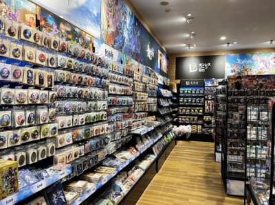 Comi Lab. Makes Its Fukuoka Prefecture Debut at Miraiya Shoten Fukuoka Ito with Over 1,200 Game Merchandise Items