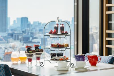 Shinjuku Prince Hotel to Serve "Record & Winter Afternoon Tea," Featuring Music and Sweets That Color Winter