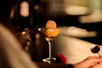 The TRAVELERS HOUSE ROOFTOP BAR in Oimachi Adds "LOTO YOAGE," a Three-Flavor Yogurt Ice Cream Dessert for Summer Nights
