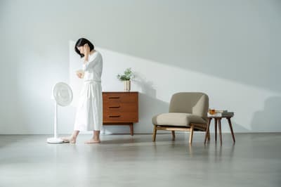 Siroca 推出可用腳操作的「Shagamimasen」電風扇，解放雙手更便利