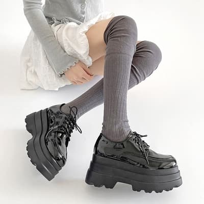 Shoes in Closet 推出新款厚底增高中筒綁帶鞋 6437