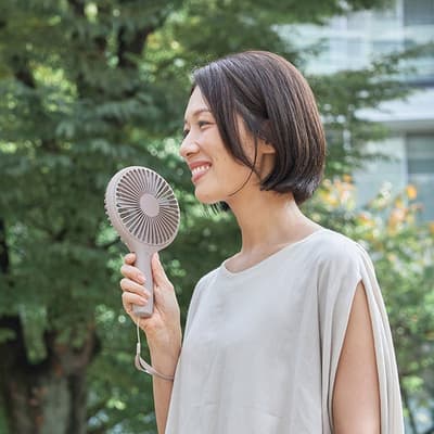 Life on Products 推出 Uchiwa 尺寸的便攜式風扇，附帶支架，適用於 2026 年夏季