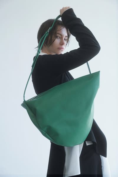 discord Yohji Yamamoto 於 7 月 10 日推出 MADE IN ITALY 系列新款配色包袋